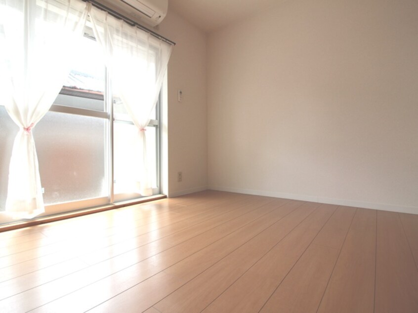 居室 ＪＥＷＥＬ１番館
