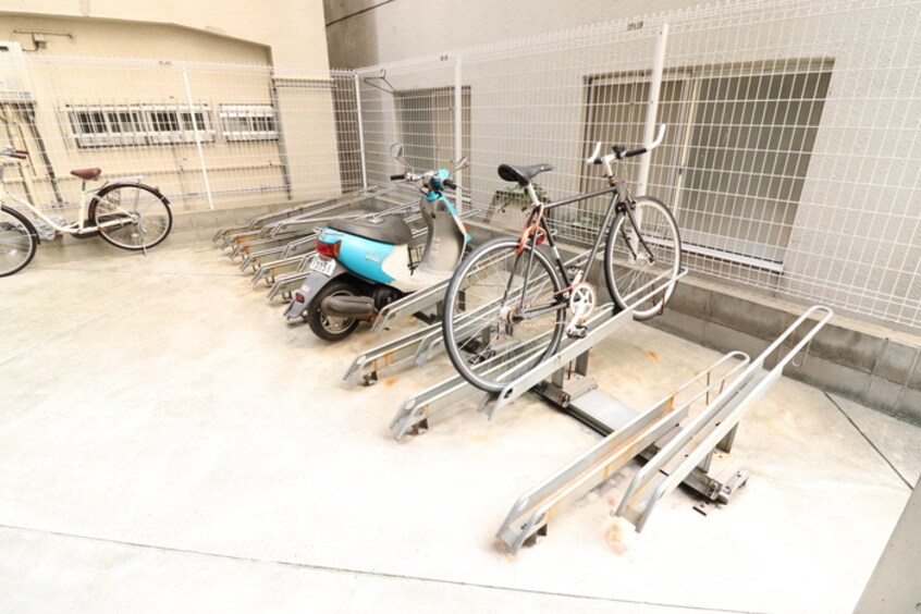駐輪場 ＲＥＶＥ