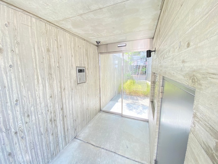 エントランス部分 MONO COMODO WEST