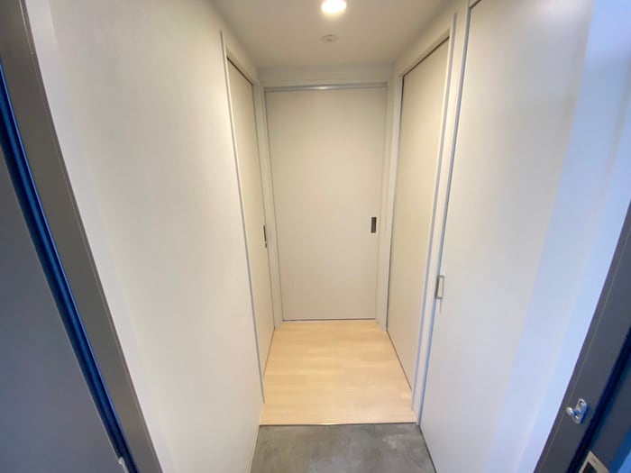 廊下 MONO COMODO WEST