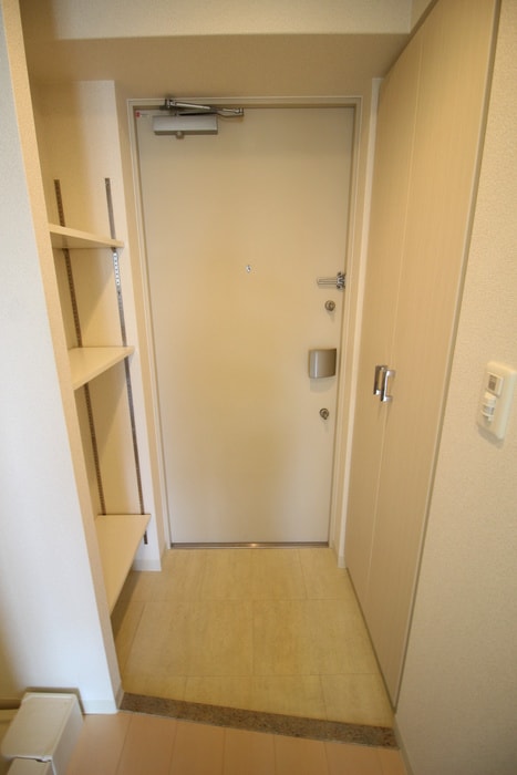 玄関 ｴｽﾃﾑｺｰﾄ新大阪Ⅸｸﾞﾗﾝﾌﾞﾗｲﾄ(202)