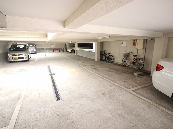 駐車場 ロゼ幸町B棟（206）