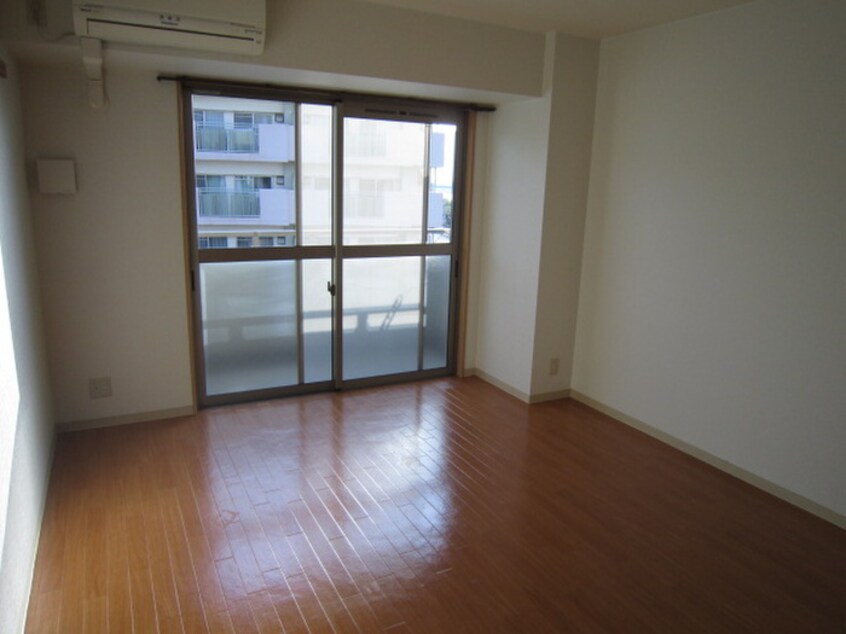 居室 クリザンテェ－モ