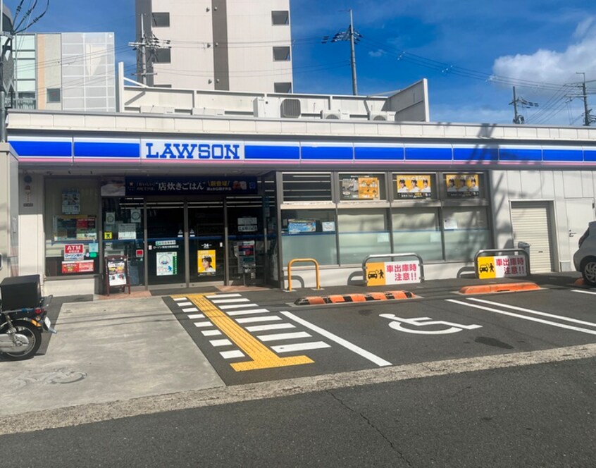 ローソン新枚方岡東店(コンビニ)まで444m クリザンテェ－モ