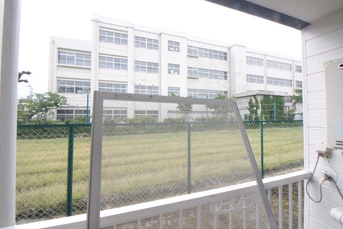 室内からの展望 ハイツホリデ－