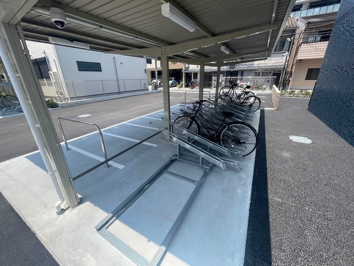 駐輪場 ﾌﾟﾚｻﾝｽ天王寺デルニエ（206）