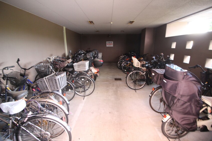 駐輪場 コアスターレ赤井