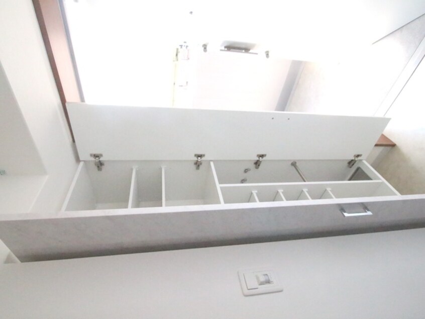 靴箱 Metrosa弁天町