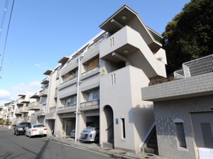 高槻聖ヶ丘ｸﾞﾘｰﾝﾊｲﾂA棟（106）