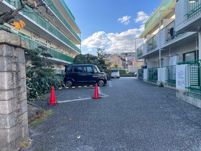 駐車場 仁川コ－ポＡ棟