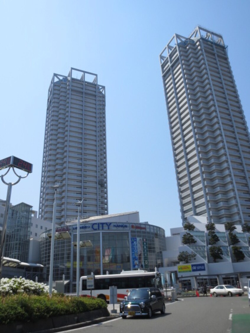 いずみおおつＣＩＴＹ(ショッピングセンター/アウトレットモール)まで350m ISE伊勢住宅旭町7406