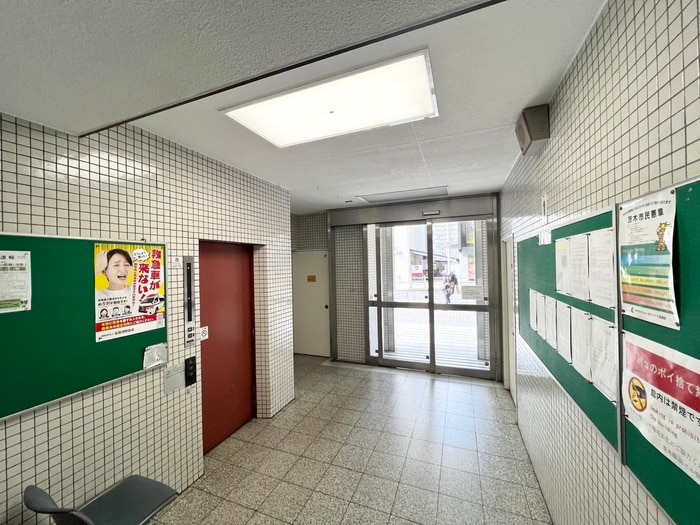 エントランス部分 メゾン茨木(626)