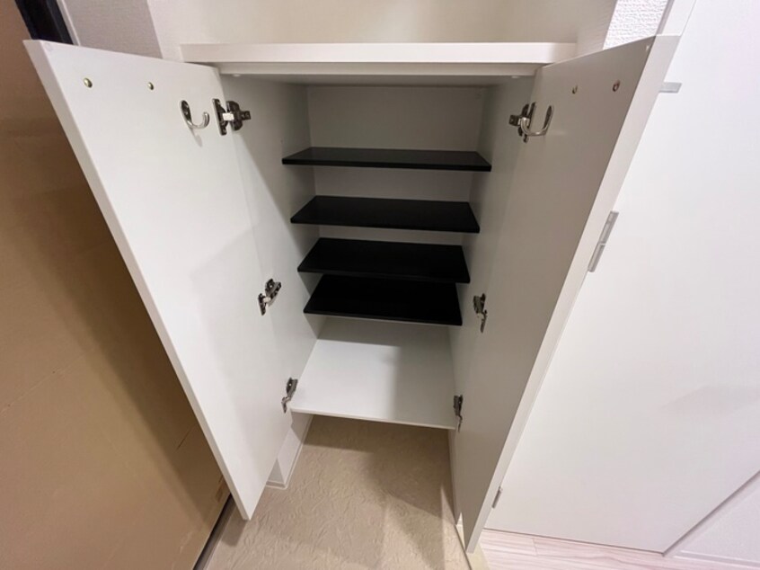 靴箱 セレニテ三宮リアン