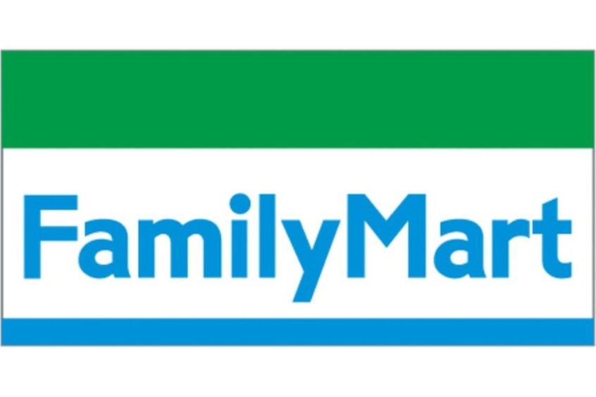 ファミリーマート(コンビニ)まで300m セレニテ三宮リアン