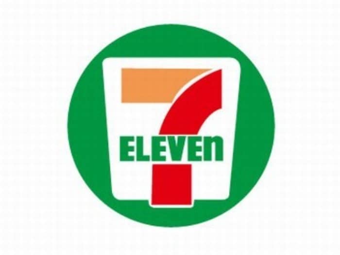 セブンイレブン(コンビニ)まで160m セレニテ三宮リアン