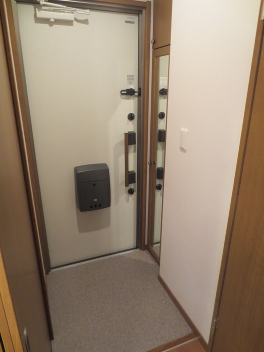 玄関 ヴィラ・エタ－ナル