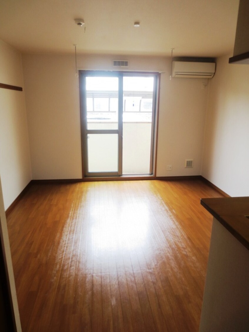 居室 ヴィラ・エタ－ナル