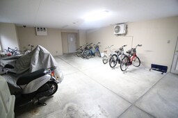 バイク置き場