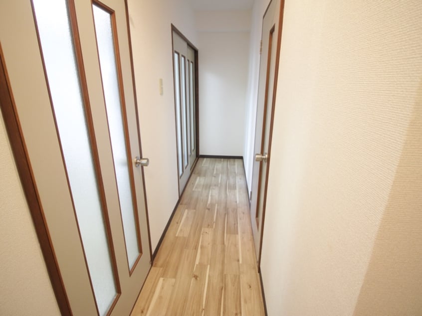 廊下 ブリンダル ダイキ