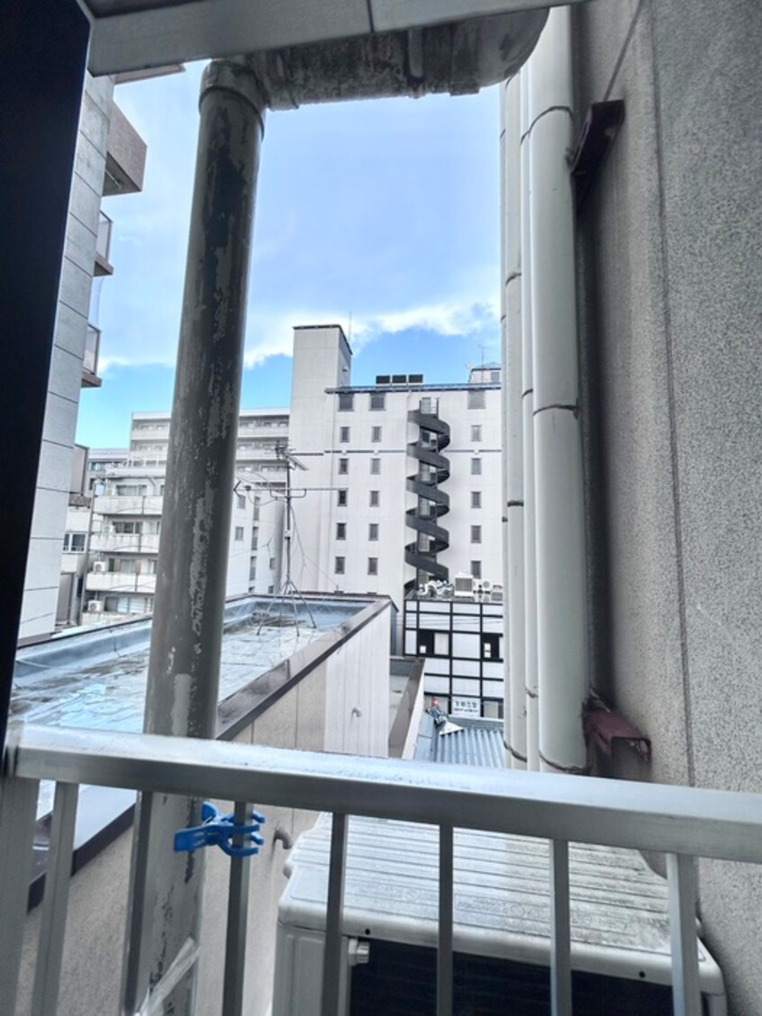 室内からの展望 ステュディオフラット室町