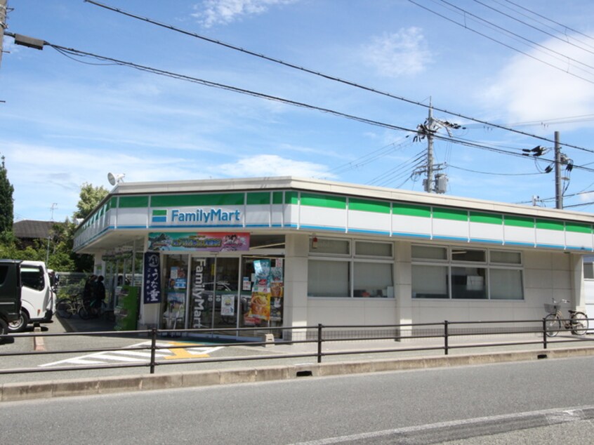 ファミリーマート(コンビニ)まで90m ベルドミール池田住吉