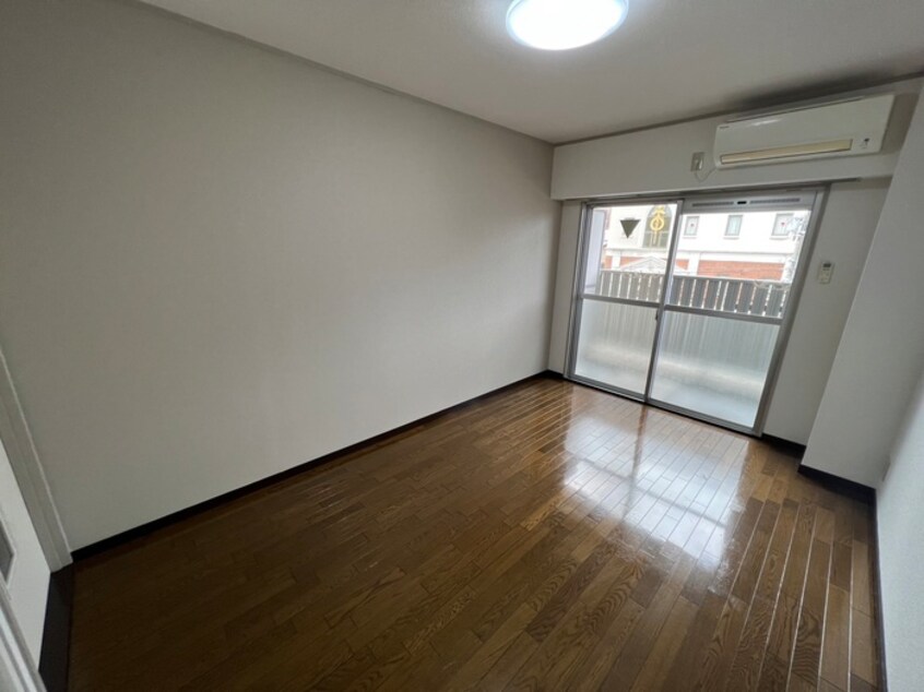 居室 マンション谷