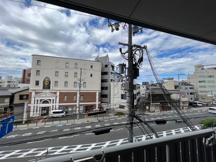室内からの展望 マンション谷