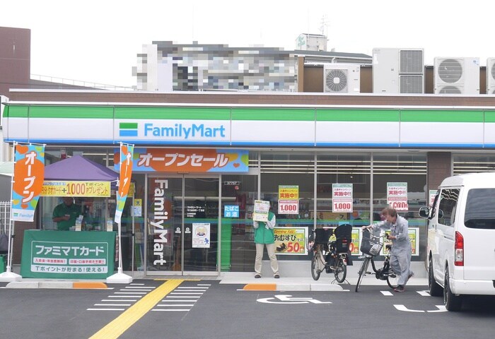 ファミリーマート　生江三丁目店(コンビニ)まで70m ノース　コート