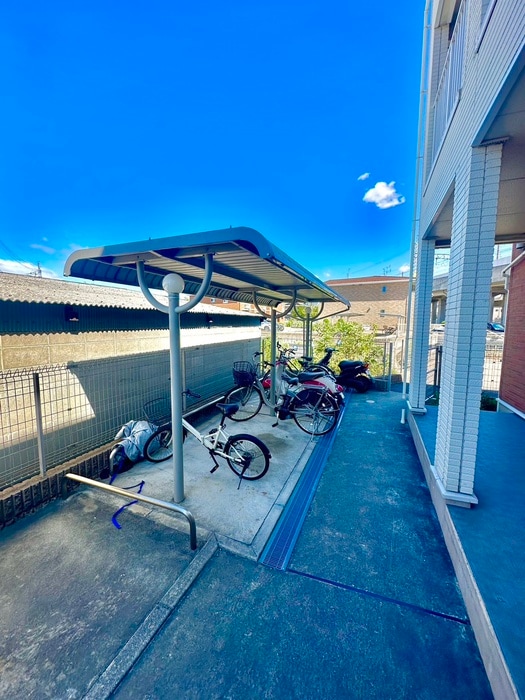 駐輪場 フルール宇賀徳