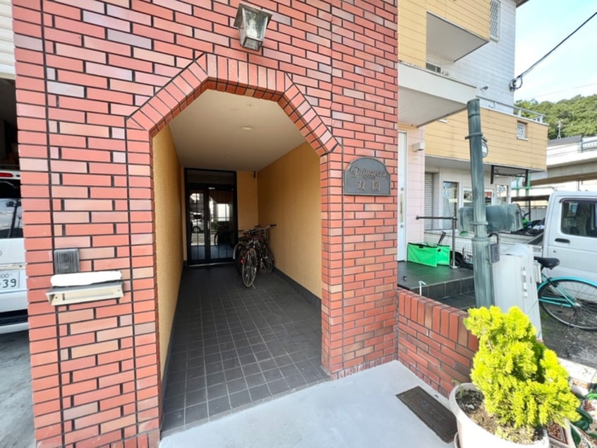 エントランス部分 プリマベ－ラ双ヶ岡