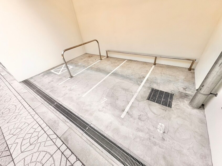 バイク置き場 アプリーレ西本町