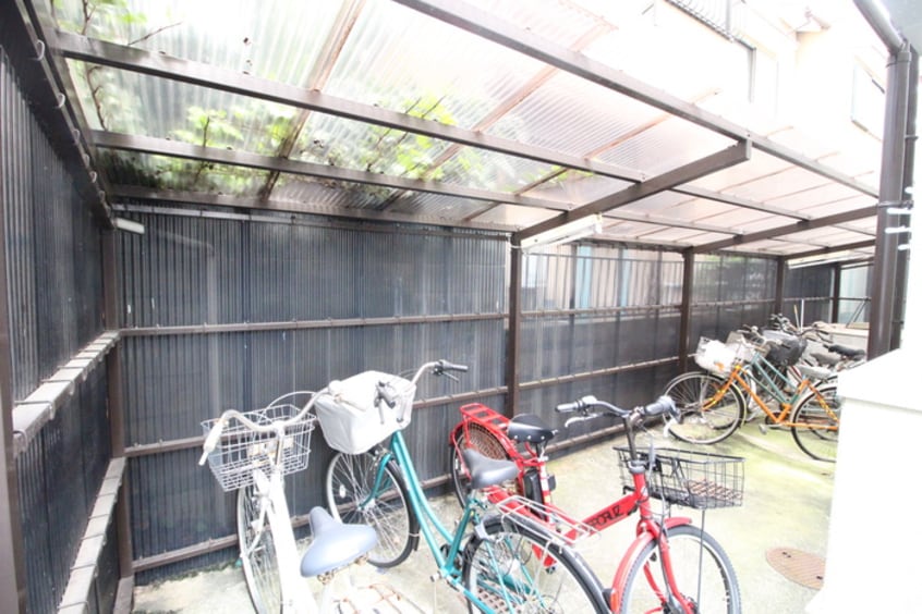 駐輪場 ヴィラ広口