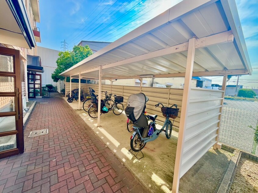 駐輪場 コスモスマンション