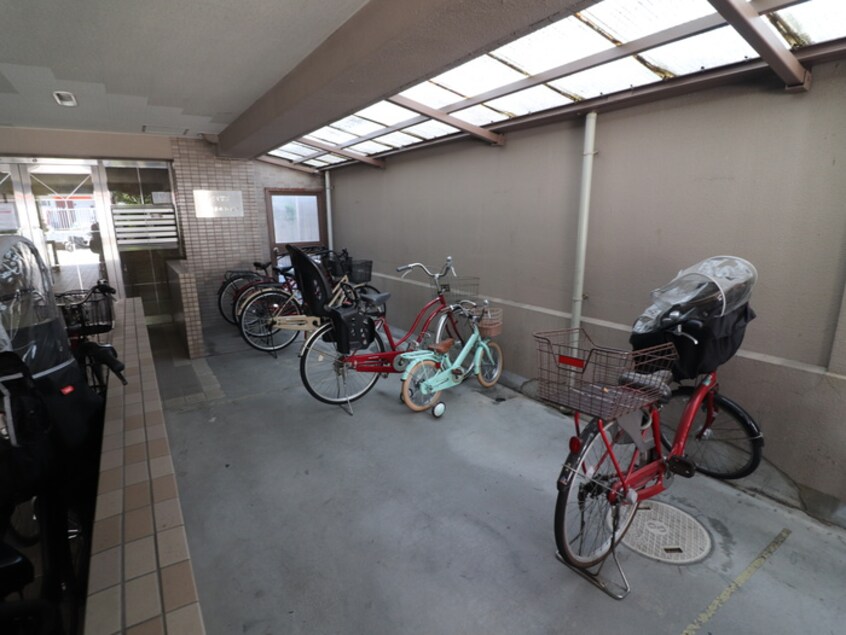 駐輪場 ハウゼ富士
