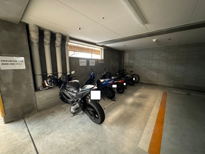 バイク置き場 ア－ト千里