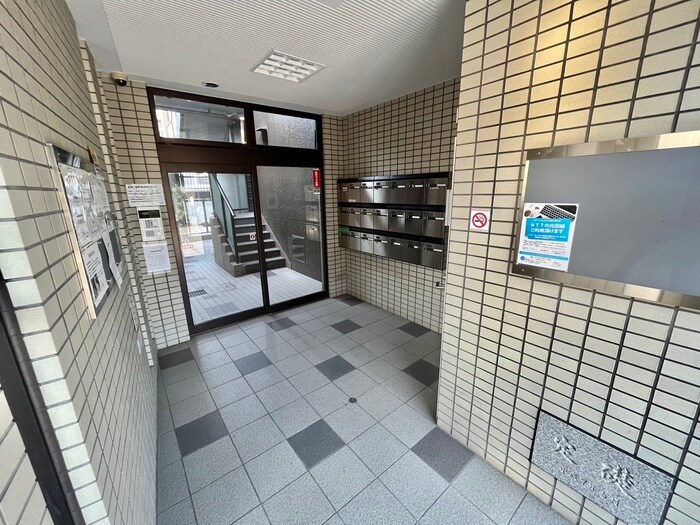 エントランス部分 ア－バニティ桂