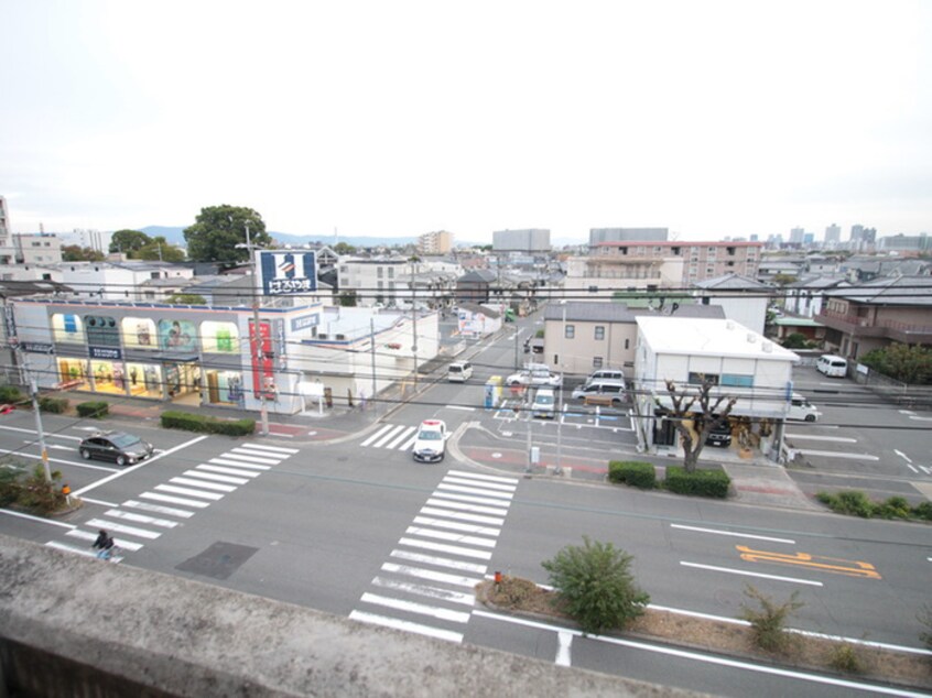 室内からの展望 ビルディングⅡ菅原