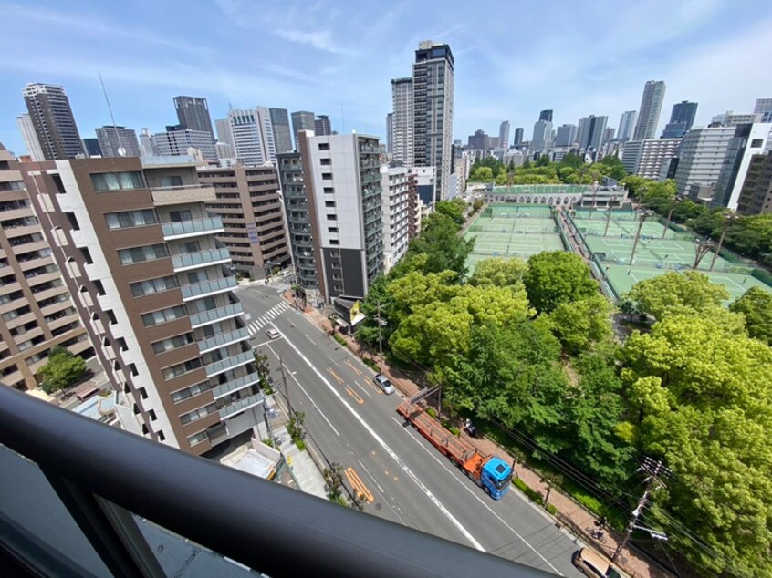 室内からの展望 ﾊﾟｰｸｱｸｼｽうつぼ公園