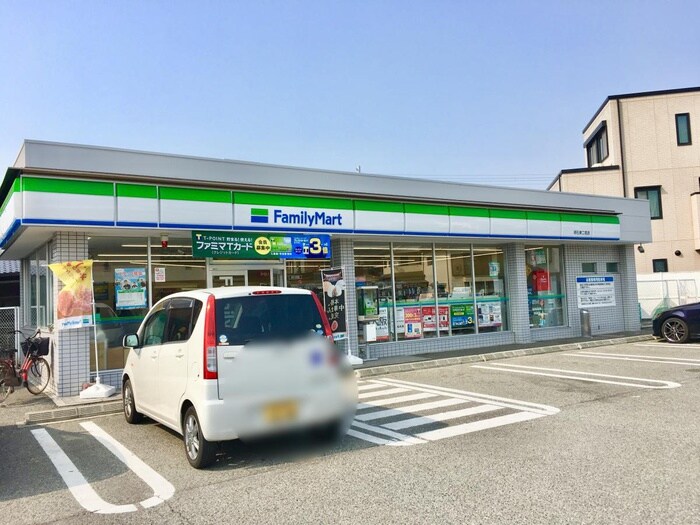 ファミリーマート(コンビニ)まで450m Ｂｅｌｌｐｌａｇｅ魚住