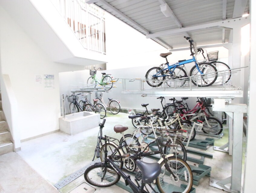 駐輪場 Primavera Nishi Shinsaibashi