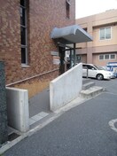 エントランス部分 ウィンズコ－ト高井田