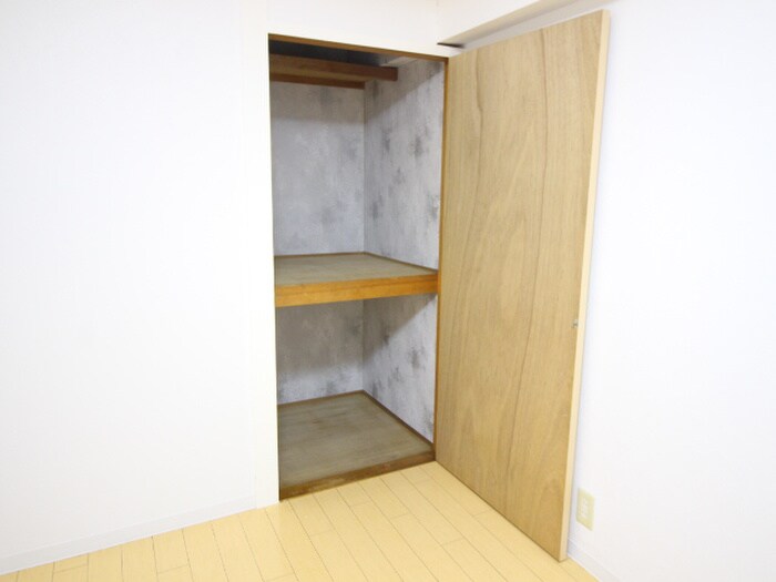 収納 ウィンズコ－ト高井田