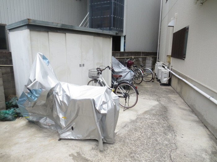 駐輪場 メゾンフジ