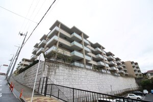 ｸﾚｳﾞｨｱ緑地公園ｻﾞ･ﾚｼﾞﾃﾞﾝｽ(212)