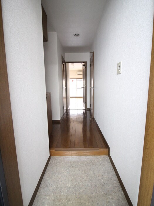 玄関 エスト・アベニュー