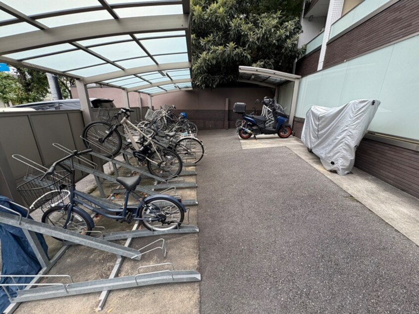 駐輪場 サクシード宝ヶ池