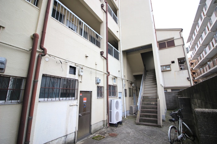 エントランス部分 平野マンション