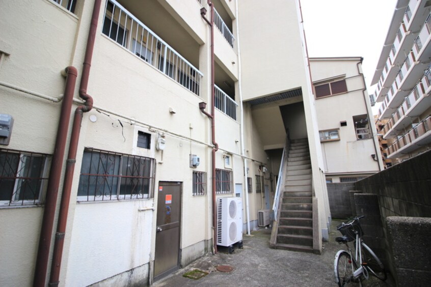 エントランス部分 平野マンション