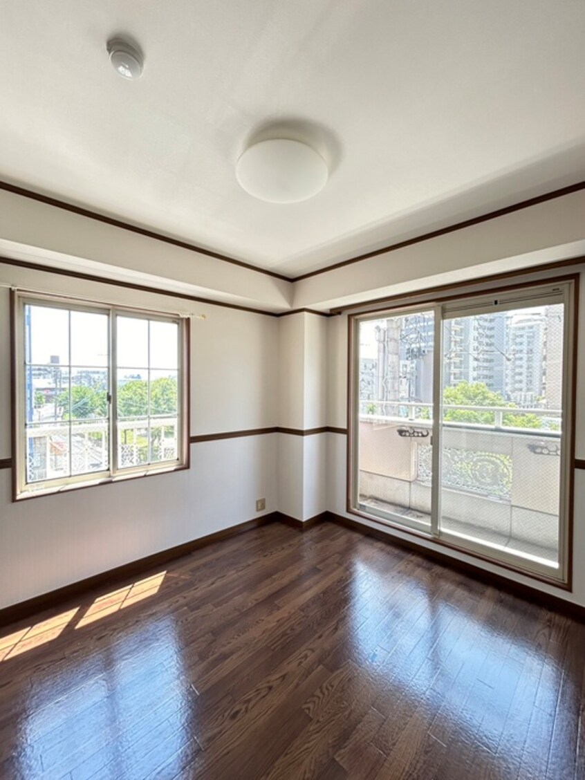 居室 リバ－ライズ高井田