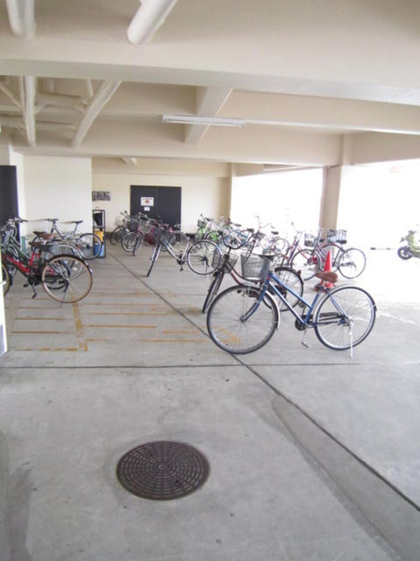 駐輪場 豊崎ハイツ